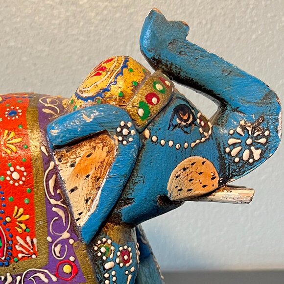 INDIAN FOLK ART Hand Carved Wooden Hand Painted Trunk Up Blessing Elephant - Picture 11 of 16